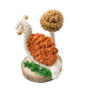 Animal de peluche de Caracol de ganchillo hecho a mano único para decoración de la casa y favores de fiesta - Product Image 5