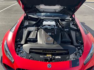Mercedes-AMG GT R Pro 2020 d'occasion en excellent état, 577 ch, V8 biturbo, freins en céramique composite, finition rouge carmin satiné - Product Image 6