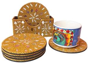 Ensemble de dessous-de-verre classiques en bois d'acacia et résine époxy de haute qualité, fabriqués sur mesure par le fabricant direct, écologiques, jaunes - Product Image 5