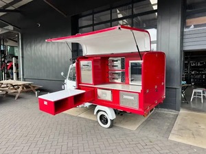 Remorque alimentaire motorisée à 3 roues en acier rouge, cuisine mobile extérieure avec four à pizza, résistante à la rouille, montage facile - Product Image 5