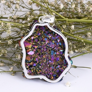 Pendentif Druzy en titane, pierre précieuse naturelle, or jaune, argent Sterling 925, bijoux faits à la main, cadeau pour elle, bijoux en gros - Product Image 4