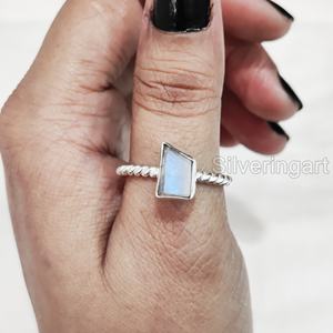 Joyería de piedra cruda, anillo de mujer, piedra lunar arcoíris Natural, piedra preciosa, piedra de nacimiento de junio, joyería de banda trenzada, anillo de Plata de Ley 925 - Product Image 2