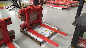 ตัวหนีบส้อมหมุนได้ 360 องศา อุปกรณ์ติดรถยก ตัวหนีบส้อมแบบไฮดรอลิก รับน้ำหนักได้ 2600 กิโลกรัม ได้รับการรับรองมาตรฐาน ISO และ CE - Product Image 3