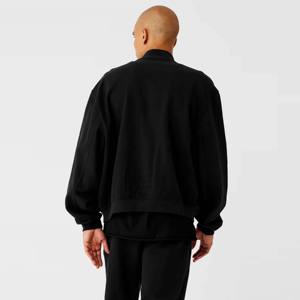 Veste universitaire à la mode pour hommes avec corps en laine et manches en cuir, veste Letterman rétro élégante pour streetwear et tenue décontractée - Product Image 1