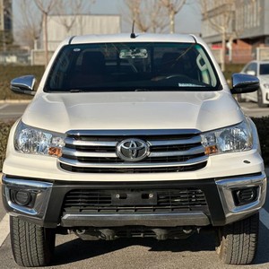 Toyota Hilux 2019 Usada, Diésel, Automática, Volante a la Izquierda, Camioneta con Neumáticos R17, Cámara Trasera, Portaequipajes Metálico, Asientos de Tela - Product Image 1