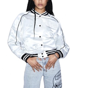 Veste universitaire en satin de qualité supérieure pour femme, grande taille, avec boutons-pression, logo personnalisé, vêtement de sport, veste universitaire courte en satin pour femme - Product Image 1