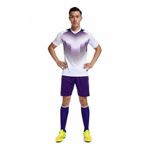 Ensemble de vêtements de football personnalisables de haute qualité pour adultes, comprenant un haut avec logo imprimé numériquement, service OEM disponible, kits unisexes - Product Image 5