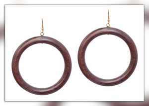 Pendientes de moda de resina de color personalizados de alta calidad altamente pulidos y brillantes hechos a mano para mujeres de la India. - Product Image 4