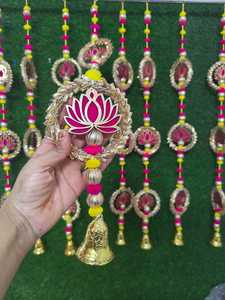 Perles de lotus MDF avec bracelet Gota et cordes de cloches pour Haldi, décor de toile de fond Mehendi, mariage, fête, maison, décoration d'événements - Product Image 3