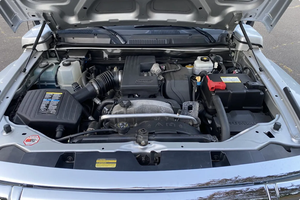 USED READY TO DRIVE LEFT-HAND DRIVE | RIGHT HAND DRIVE | 2010 HUMMERRSS H3 - Product Image 6