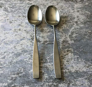 Ensemble de 2 cuillères de mariage en acier inoxydable de l'Inde au design simple, idéales pour la vaisselle d'hôtel, les ustensiles de cuisine, les accessoires de table - Product Image 3