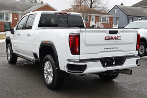 GMC Sierra 2500HD Denali Crew Cab Turbo AWD 2023, conduite à gauche, faible kilométrage, prix en stock, prêt à être expédié - Product Image 3