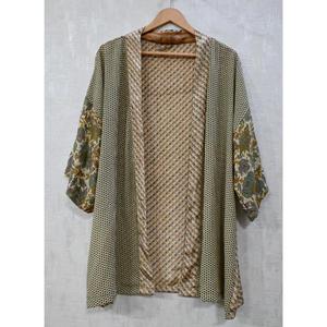 ชุดกิโมโนผ้าไหมอินเดียลาวินาส ทำมือ 100% ลายปะติดปะต่อ คอวี พิมพ์ลายดอกไม้ สวมใส่สบาย ความยาวระดับเข่า ชุดนอนไซส์ใหญ่ สำหรับฤดูใบไม้ร่วง - Product Image 1