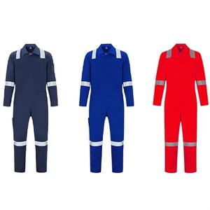 Combinaison de travail professionnelle en usine Fournisseur OEM Combinaisons de travail en polyester 100% imperméables et résistantes - Product Image 3