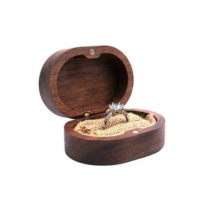 Boîte à bagues en papier recyclable porte-anneaux double personnalisé boîte de rangement en bois de noyer boîte-cadeau de cérémonie de bijoux de mariage en bois de noyer - Product Image 1