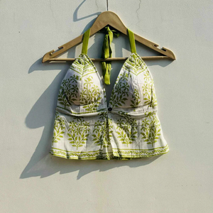 เสื้อแขนกุดผู้หญิงสีเขียวอ่อนเสื้อถักนิตติ้งดีไซน์เป็นเอกลักษณ์สามารถถอดออกได้มีสายคล้องคอปกเสื้อสั้น - Product Image 2