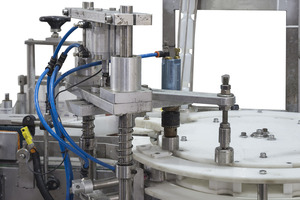 Sistema Automático ADOTEK Machine Park para Llenado, Tapado y Etiquetado de Botellas de Líquido con Control Táctil para Agua, Jugo y Aceite - Product Image 6