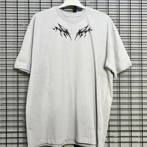 เสื้อยืดพิมพ์ลายโอเวอร์ไซส์สำหรับผู้ชาย สไตล์สตรีทแวร์ลำลองสุดเทรนดี้ พร้อมลายกราฟิกโดดเด่น ผลิตจากผ้าฝ้าย 100% เสื้อยืดผู้ชาย - Product Image 1