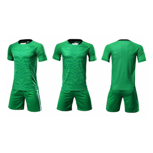 Uniforme de Fútbol Personalizado, Fabricante OEM, Conjunto de Camiseta y Pantalones Cortos de Alta Calidad, Tejido Transpirable de Secado Rápido y Protección UV para Equipos - Product Image 5