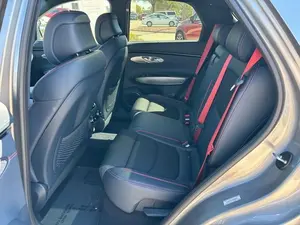 GENESIS GV70 SPORT UTILITY 2023-LHD/RHD D'OCCASION - Product Image 2