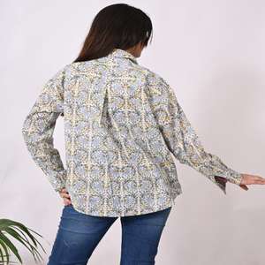 Chemisier surdimensionné en coton à imprimé floral pour femmes, chemise de créateur faite à la main, coupe régulière pour vêtements de cérémonie décontractés, tissage tissé d'été - Product Image 5