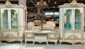 Gabinetes de Esquina Modernos de Madera de Teca para el Hogar, Estilo Francés, Gabinete de Curiosidades Tallado en Dorado, Lujoso, Hecho a Mano, Personalizable para Comedor - Product Image 2