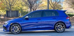 Gullf R 2023, 315 hp, Turbo, 4 Cilindros, Tracción en las Cuatro Ruedas, Color Azul Lápiz Metálico, Faros Delanteros, Techo Panorámico, Bajo Kilometraje - Product Image 3