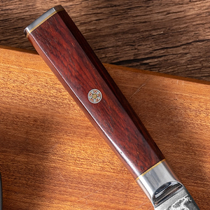 2023 Premium Nouveaux produits de cuisine Couteau damas de haute qualité avec lame martelée de 6 pouces et manche en bois solidifié - Product Image 3