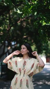 Vestido caftán de algodón de alta calidad, ligero, sólido, patrón Floral, estampado Digital, ropa de playa fluida y Resort - Product Image 2