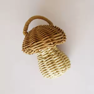 Hochet champignon en rotin naturel pour bébé-Jouet sensoriel en osier pour enfants et bébés - Product Image 6