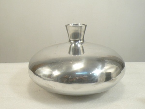 Elegant Designed Grey Hammered Metal <b>Vase</b> Dot Wholesale Large Floor <b>Vases</b> <b>Stands</b> Metal Flower <b>Vase</b> - Product Image 5