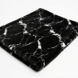 ผ้าห่มขนแกะเนื้อนุ่มหรูหราดีไซน์หินอ่อนสีดำอบอุ่นปรับขนาดได้ - Product Image 5