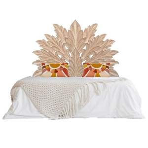 Cadre de Lit Moderne Mid-Century en Bois Massif Sculpté - Product Image 1