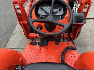 Tracteur L4701HST 2021 : Puissance robuste et performances fluides pour toutes les tâches - Product Image 5