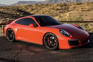 Excellent état, Porsche 911 Carrera 4S Coupé 2017 d'occasion, 30 000 miles - Product Image 1