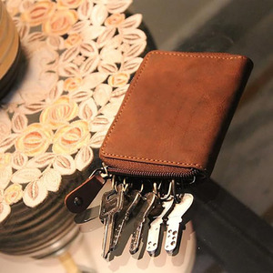 Cartera Porta Llaves Táctica de Cuero Genuino Premium para Exteriores, con Protección RFID, Múltiples Ganchos para Llaves, Ranuras para Tarjetas, Bolsillo con Cremallera, en Venta - Product Image 5