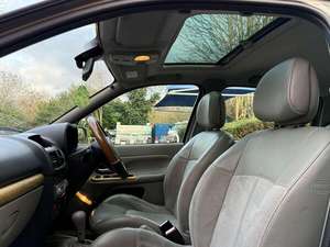 RENAULT CLIO 1.6 16V INITIALE 5DR D'OCCASION CÔTÉ GAUCHE/DROIT - Product Image 3