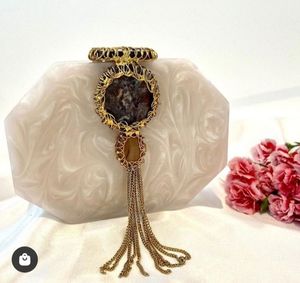 กระเป๋าคลัทช์เรซิ่นทำด้วยมือเป็นมิตรกับสิ่งแวดล้อมแฟชั่นฤดูร้อนปรับแต่งสีและขนาดของตกแต่งพลอยเทียมมุกใช้ทุกวัน - Product Image 6