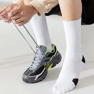 Wholesale <b>Men's</b> <b>Thermal</b> Basketball Sports Athletic <b>Socks</b> Black White Breathable Crew Made From Polyester Material Letter Pattern - Product Image 3