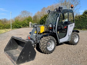 Mini-chargeuse télescopique diesel Wacker Neuson TH412 4x4 avec une grande capacité de levage pour la manutention et le levage de matériaux - Product Image 2