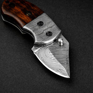 Cuchillo plegable de acero de Damasco hecho a mano con mango de madera, cuchillo plegable de mina, regalo de padrino, soporte personalizado OEM personalizable para bricolaje - Product Image 3