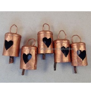 Antique Copper Cow <strong>Hanging</strong> <strong>Bells</strong> Handmade Vintage <strong>Metal</strong> Decorative Cluster with <strong>Heart</strong> Design Lucky <strong>Hanging</strong> <strong>Bell</strong> Decor