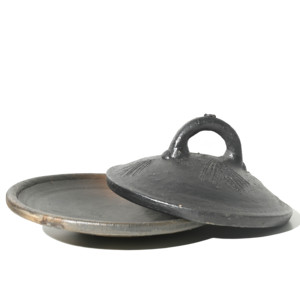 Precio al por mayor Natural Eco-Friendly Unglazed Clay Black Pan con fondo rojo para uso en la cocina Parrilla de gas Tipo Tawa Utensilio - Product Image 2