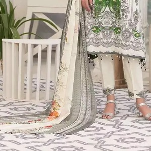 Salwar Kameez Prêt-à-Porter Très Demandé, Nouveau Style Pakistanais Brodé, en Coton, Soie et Rayonne, Classique et Personnalisable pour Femme - Product Image 4