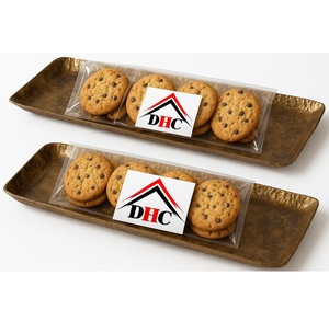 Plateau de service décoratif à chocolat en métal de forme rectangulaire dorée qui ajoute un charme royal à votre propagation festive - Product Image 6