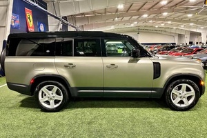 LISTO PARA ENVIAR, LAND ROVER DEFENDER 130 SE TURBO 2023, 6 CILINDROS, TRACCIÓN EN LAS CUATRO RUEDAS, Volante a la Derecha/Izquierda - Product Image 5