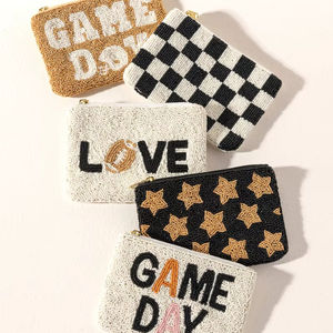 Monedero de Mano con Diseño Moderno, Bordado con Cuentas, Hecho a Mano, con Color Personalizado para Niña - Product Image 1