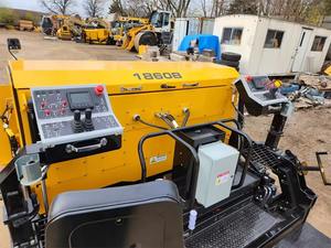 Pavimentadora Comercial Mauldin 1860B Nueva con Motor Kubota y Bomba SAUER-DANFOSS, 74 HP, Capacidad de 181 Toneladas/Hora - Product Image 4