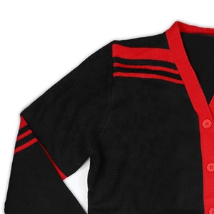 Suéter cárdigan personalizable negro y rojo con bordado personalizado y decoración de botones de punto para uso de fraternidad de hermandad de primavera - Product Image 3