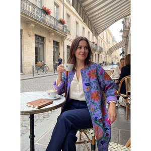 Chaqueta Larga de Algodón Bordada a Mano Estilo Suzani en Lavanda con Diseño Floral en Amarillo Caléneo y Fucsia Teñida para la Temporada de Primavera - Product Image 6